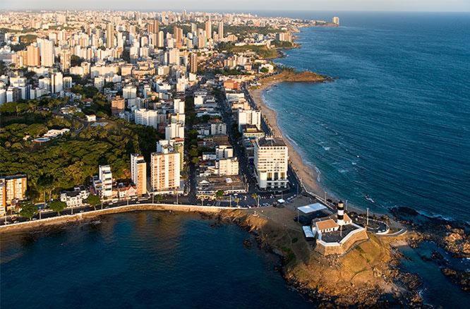 Flat Luxo Bem Localizado No Bairro Da Barra *